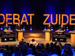 Vijf lijsttrekkers gaan met elkaar in debat.