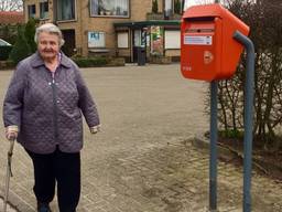 Alice Zijp kan binnenkort niet meer terecht bij haar brievenbus in Heimolen