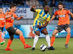 Evander Sno in actie tegen FC Volendam (foto: OrangePictures).