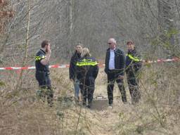 De politie doet onderzoek. (Foto: Tom van der Put/SQ Vision)