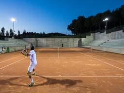 Een tennisbaan in Philips led-licht