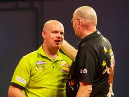 Van Gerwen speelt donderdag tegen Barney (foto: VI Images)