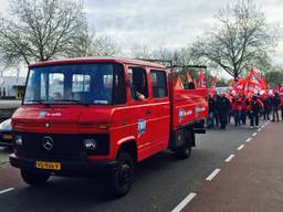 De protestmars die eerder in Veghel werd gelopen (foto: Raoul Cartens)