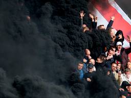 De rookpotten veroorzaakten flinke rookwolken. (Archieffoto: ANP)