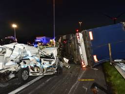 Chaos op de A58 na ongeluk (foto: Jules Vorselaars/JV Media)