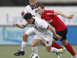 Steven Edwards scoorde namens Helmond Sport tegen zijn oude ploeg NAC