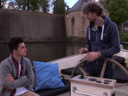 Manuel Garcia gaat bootje varen in Breda.