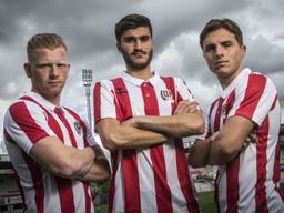 Het jubileumshirt van FC Oss (foto: Marcel Bonte).