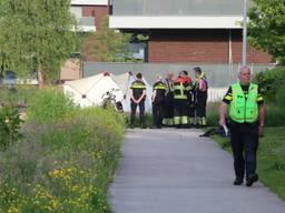 De politie doet onderzoek bij het kanaal in Oirschot (Foto: Hans van Hamersveld).