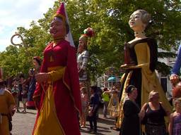 De Reuzenstoet eindigde op de Kaai in Bergen op Zoom.