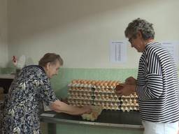 Jo van de Borne (87) stopt na 63 jaar met verkoop eieren