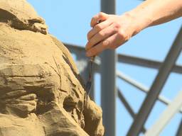 Tien kunstenaars strijden in Oss om titel Nederlands Kampioen Zandsculpturen 