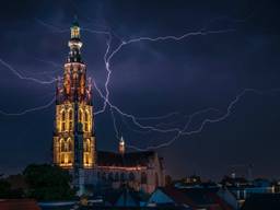 Bliksem boven Breda. (Foto: Esmeralda Holman)