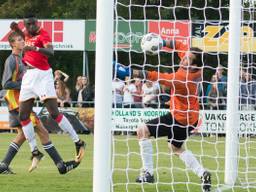 Derrick Luckassen scoort de winnende treffer tegen de Polderse selectie (foto: OrangePictures).