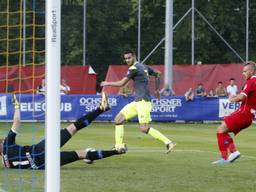 Gastón Pereiro zet PSV op voorsprong (Foto: VI Images)