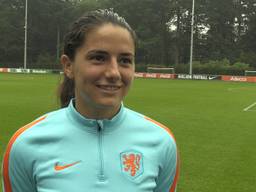 Danielle van de Donk. Steunpilaar bij Oranje en Arsenal