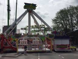 De 'Chaos'-attractie op de kermis in Tilburg. (Archieffoto)