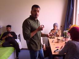 Nasim woont met zijn familie als één van de laatsten in de noodopvang in Tilburg