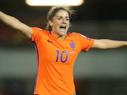 Daniëlle van de Donk speelt dinsdagavond haar honderdste interland. (Foto: VI Images.)