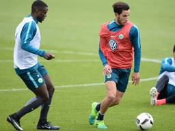 Ismail Azzaoui in het shirt van VfL Wolfsburg (foto: VI Images).