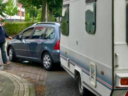 Achteruit met de caravan, da's best lastig