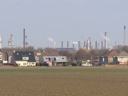 Klundert onder de rook van industrieterrein Moerdijk