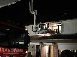 De brandweer heeft een hoogwerker ingezet. (foto: FPMB Erik Haverhals)