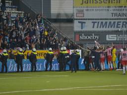 Uitsupporters van FC Oss in Den Bosch, voor het laatst in 2014 (foto: VI Images).