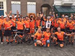 'We mogen WK niet missen', Brabantse Oranje-fans fietsen van Breda naar Parijs
