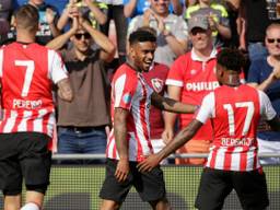 Jürgen Locadia lacht na zijn doelpunt van zondag tegen Roda JC (foto: Orangepictures).