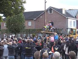 De huldiging is in volle gang. 