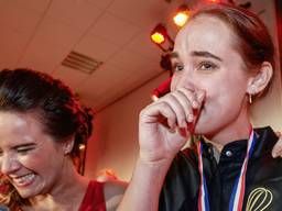 Lisa wint Gouden Gard met chocoladekunstwerk van dino