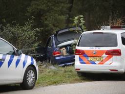 In de vluchtauto van de criminelen werd een grote band gevonden, mogelijk voor een ontsnapping. (Bron: Weertdegekste.nl)