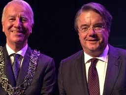 Peter Noordanus (links) naast de Commissaris van de Koning Wim van de Donk. Foto: Jan Waalen/Omroep Brabant
