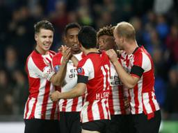 PSV viert de overwinning op Willem II (foto: VI Images)