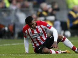 Jürgen Locadia raakte geblesseerd tijdens de wedstrijd tegen Heracles Almelo. (Foto: VI Images)