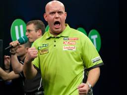 Michael van Gerwen pakt de winst (Foto: Kelly Deckers).