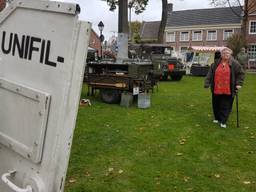 Legervoertuigen op het Vrijthof (foto Dirk Verhoeven)