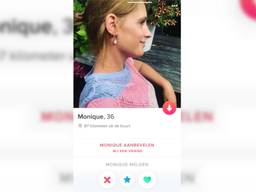 'Monique' doet zich voor als Merel op Tinder.