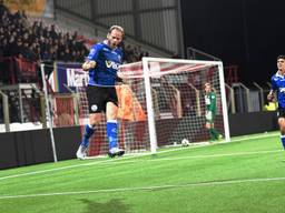 Niek Vossebelt opende de score voor FC Den Bosch tegen FC Oss. (Foto: Henk van Esch)