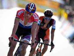 Van der poel in Boom over de finish. Foto: VI Images