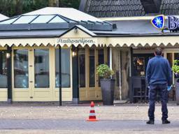 In het stadspaviljoen zitten verschillende kogelgaten. (Foto: Dave Hendriks/SQ Vision)