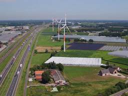 Windmolens zoals die langs de A16 komen. (beeld: provincie)