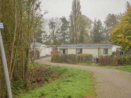 De Weel in Dinteloord waar de politie een woning binnen viel. (Foto: Ginopress)