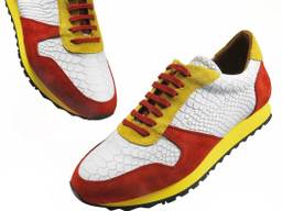 Misschien zijn deze Oeteldonkse sneakers van Martijn Smits geschikt voor de wandeling