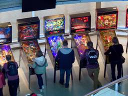 De flipperkasten in het Evoluon (Foto: Fred Meeuwsen)