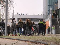 Veel commotie op Campus 013 in Tilburg. (Foto: Omroep Brabant)