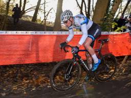 Mathieu van der Poel in actie tijdens de 'Flandriencross' in Hamme. (foto: VI Images)