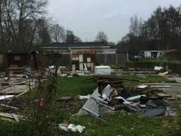 Achtergebleven rommel op Fort Oranje. (Foto: Tom van den Oetelaar)