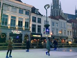 Kerstsfeer op de Grote Markt in Breda.